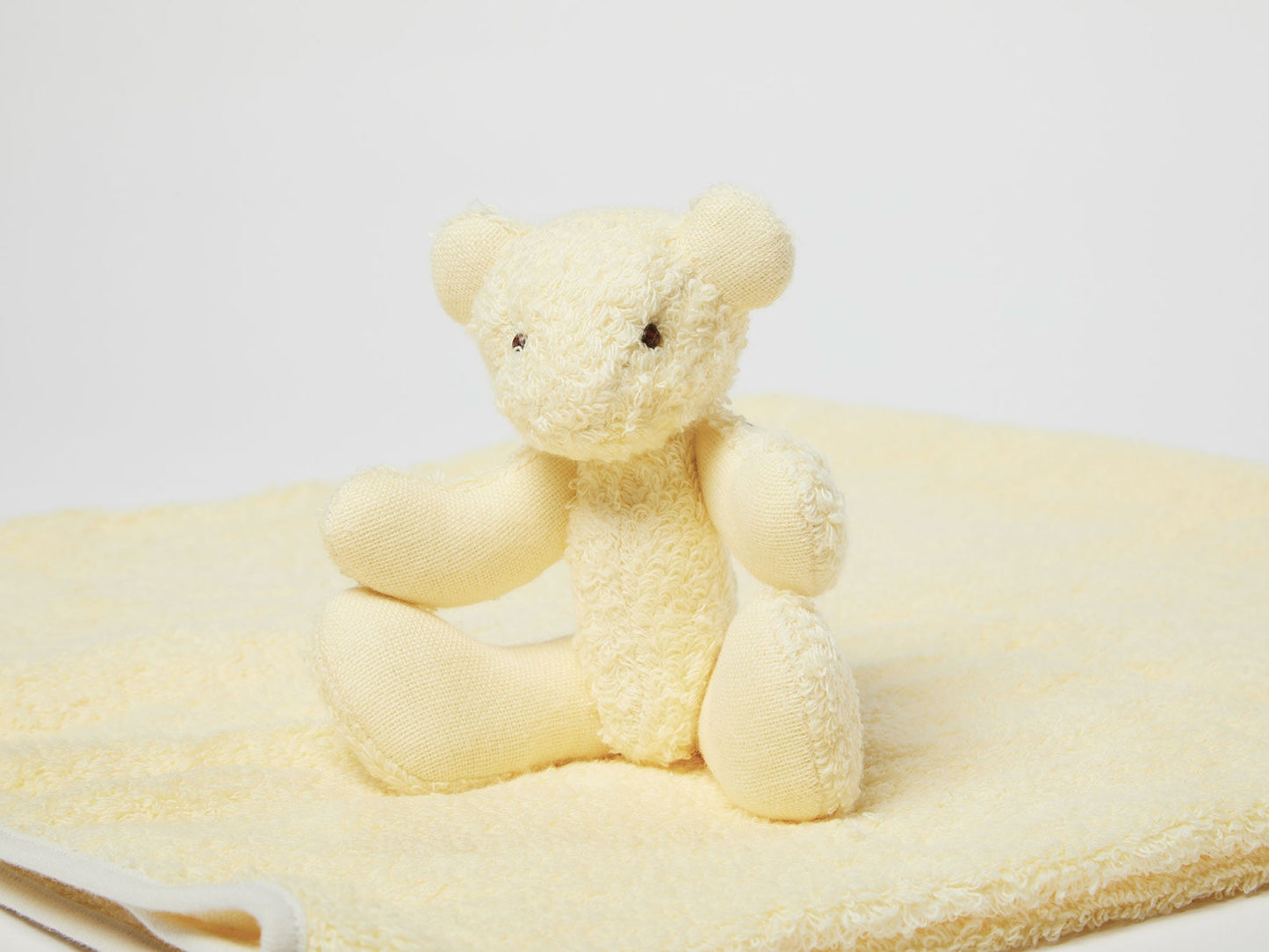 Fais moi calin！ un nounours（テディベア ヌヌース）
