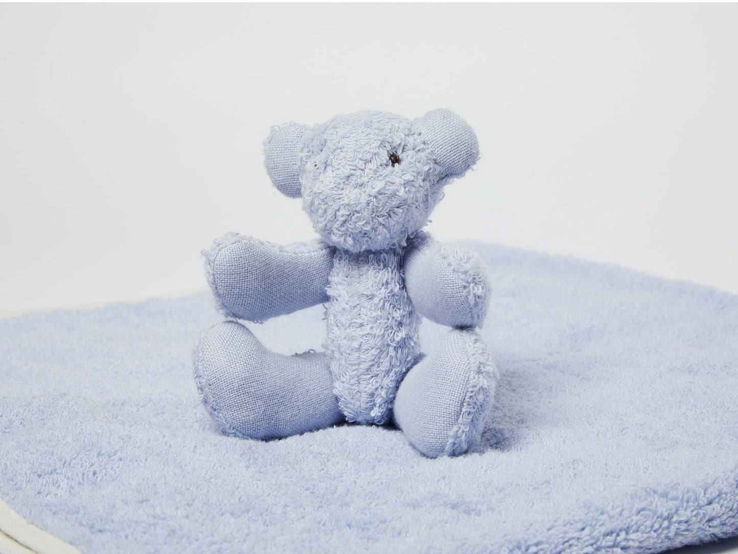 Fais moi calin！ un nounours（テディベア ヌヌース）
