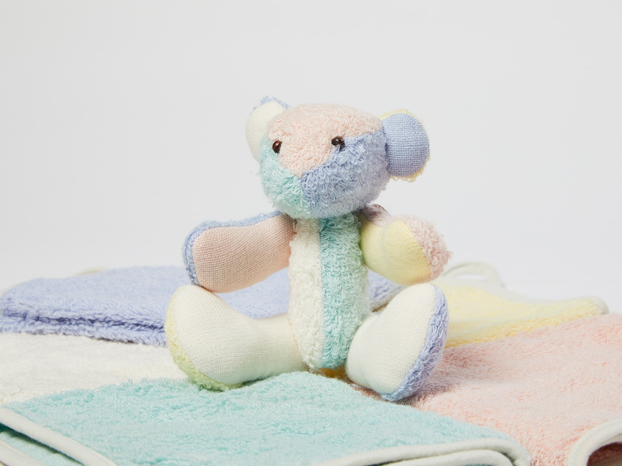 Fais moi calin！ un nounours（テディベア ヌヌース）